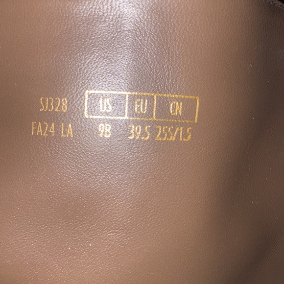 NEW Stuart Weitzman Women's 9 Esme Zip Suede Bootie‎ MARP $595 - Picture 6 of 10